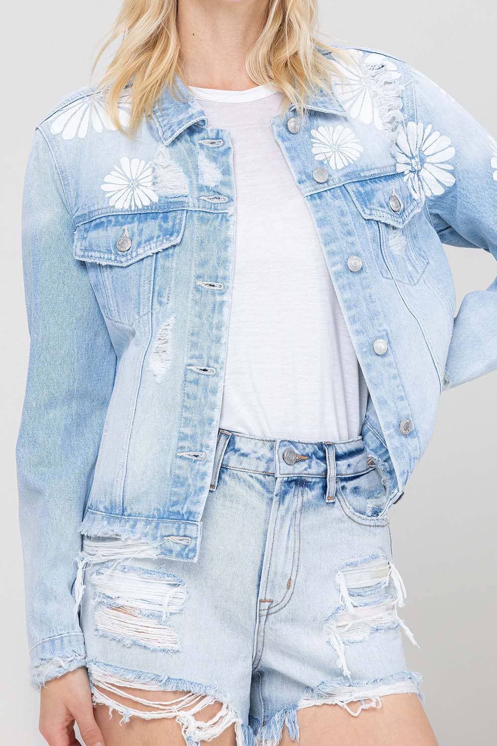 ZUCKERWATTE KLASSISCHE CROP-JEANSJACKE MIT BLUMENLASERDRUCK T5137J für den Großhandel auf Faire1