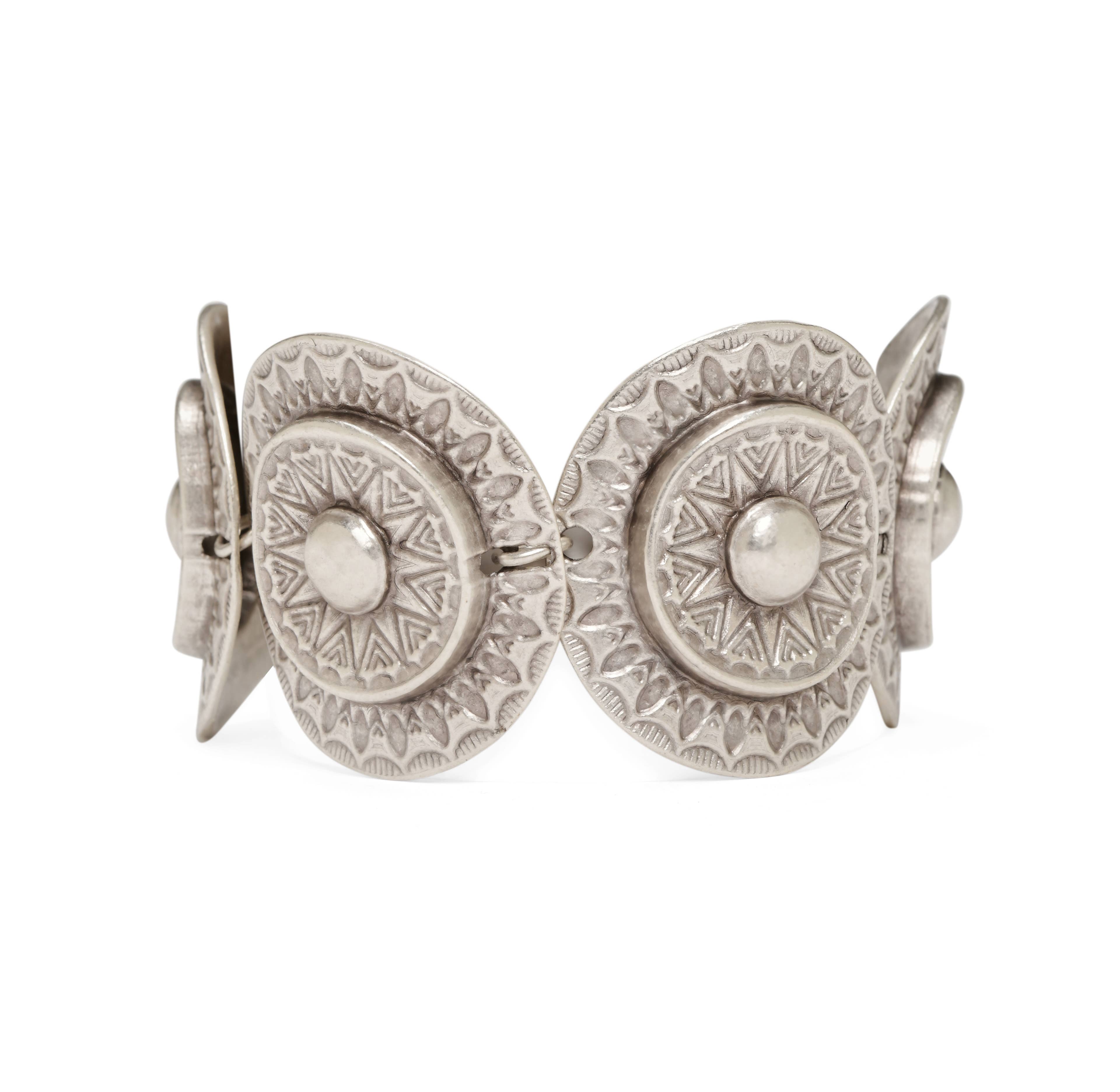 Chanour - Wholesale Bedelarmbandje - Handgemaakte tinnen armband met etnische schijf - 26551