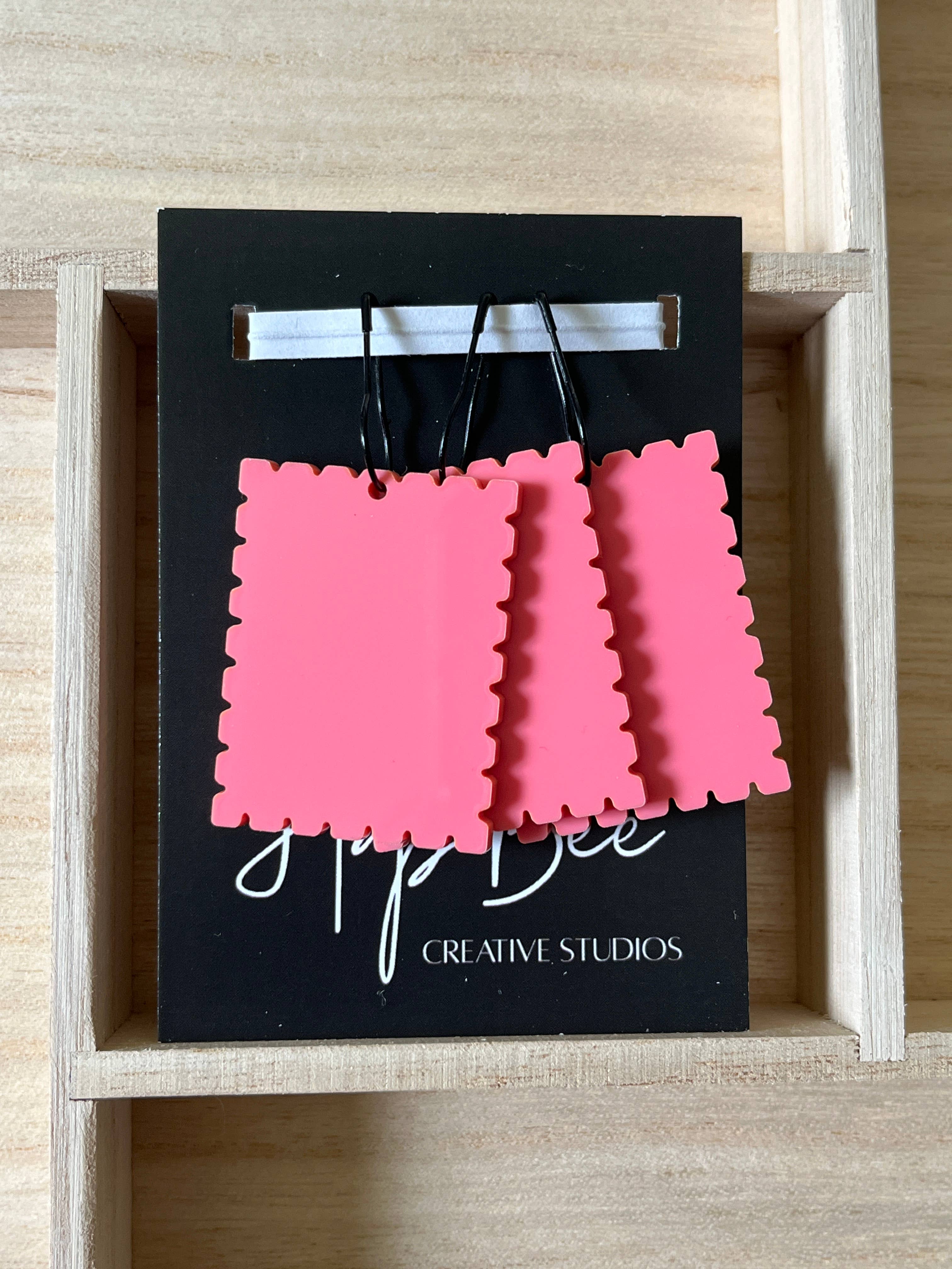 HapBee Creative Studios - Wholesale Knitting/Crochet Supplies - REWRITABLE TAGS - set of 35