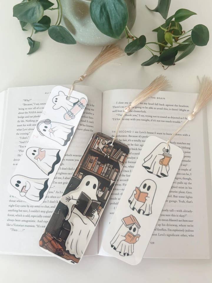 Marque-page de lecture fantôme d'Halloween avec pompon et plastification pour la vente par NVDSIGNZ