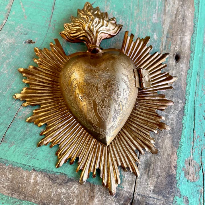 Love and Honor Jesus LLC - Wholesale Ornament - Flaming Sacred Heart Box