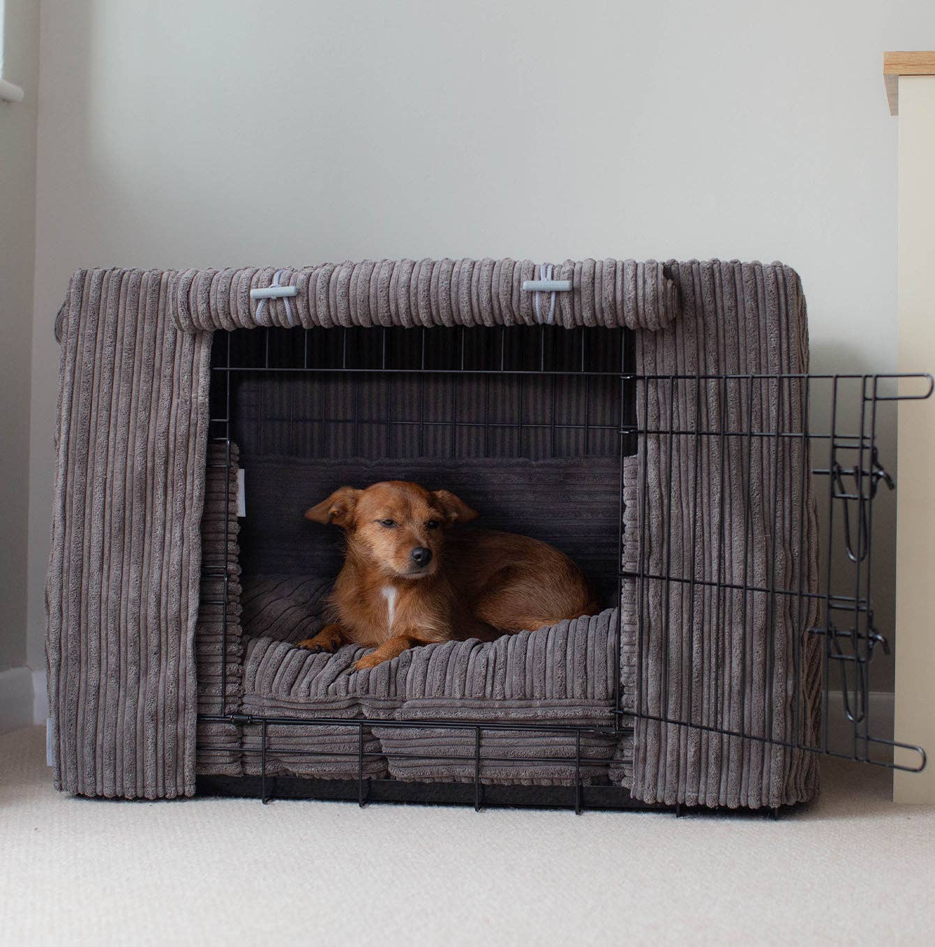 Lords and Labradors - Wholesale Pet Bed - Dog - Dog Crate Set in Dark Grey Essentials Plush3