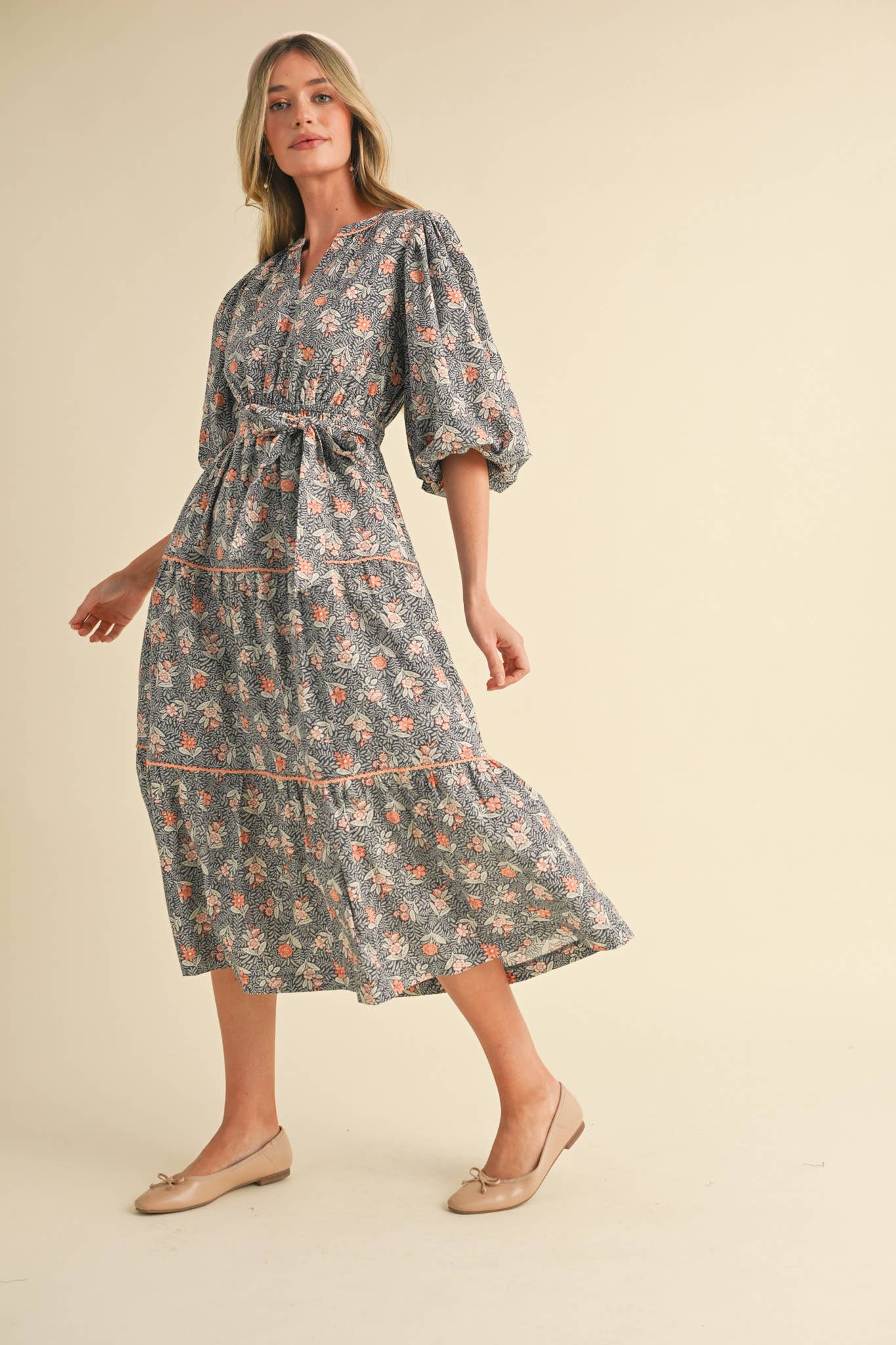 &MERCI - Wholesale Dress - Women's - BUBBLE SLEEVE LACE TRIM MIDI DRESS MDR343027