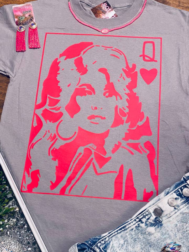 Dolly Queen Of Hearts - T-shirt i distressed westernstil för wholesale av Southern Fashion