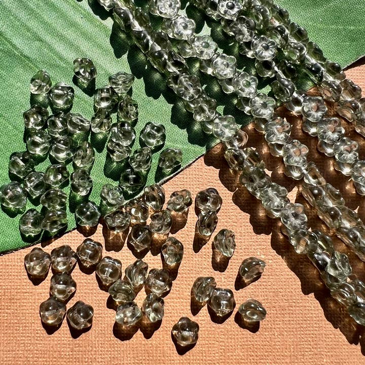 Bead Goes On - Wholesale Beads - Vintage Gray Green Flower Shank Glass Buttons