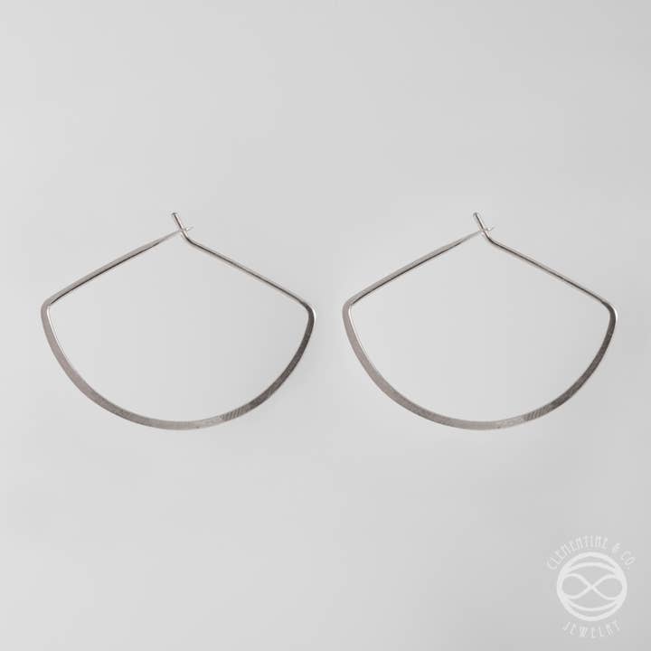 Pi øreringe for engroshandel hos Clementine & Co. Jewelry