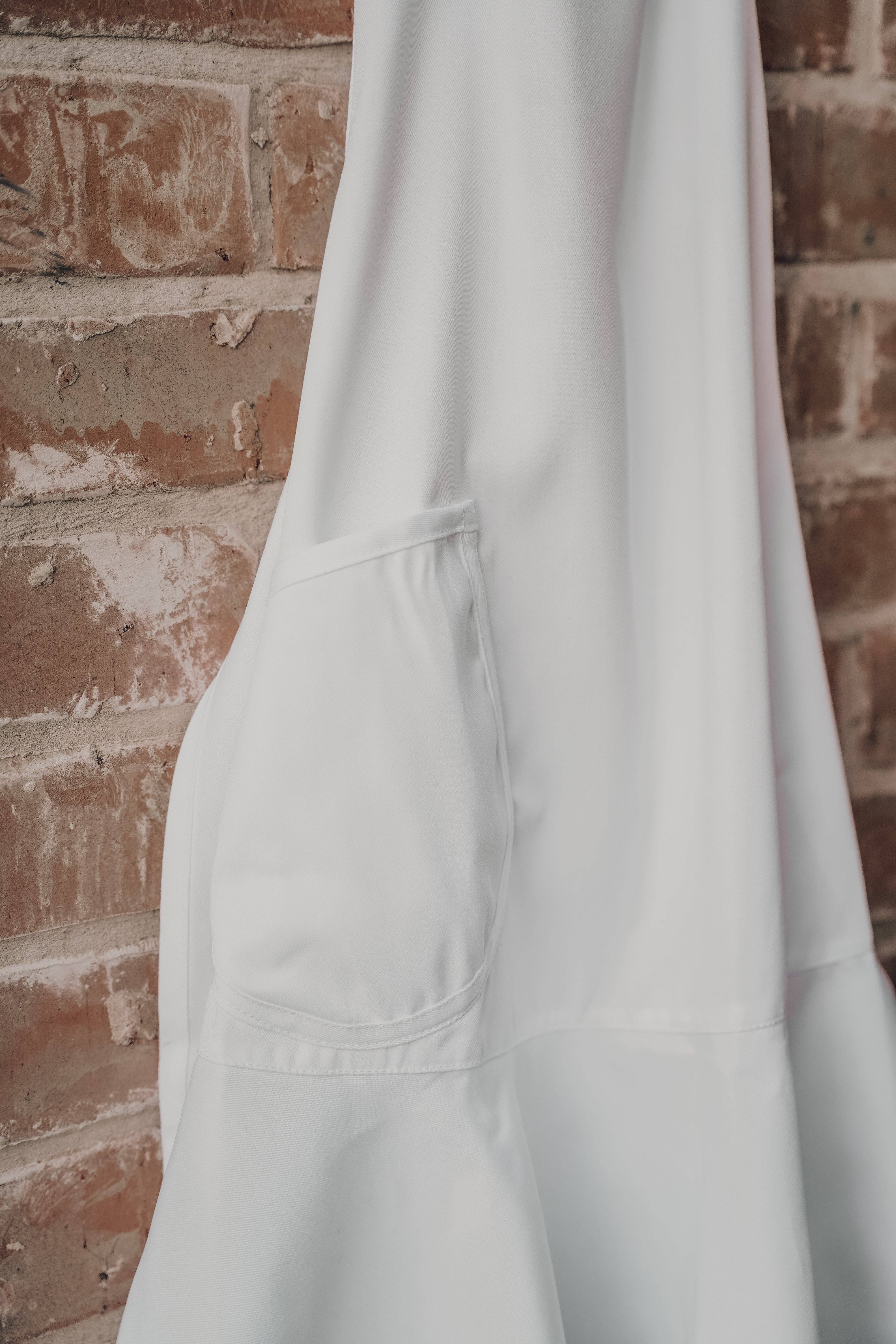 Onic Brands LLC – wholesale Apron – Onic Brands White Apron4