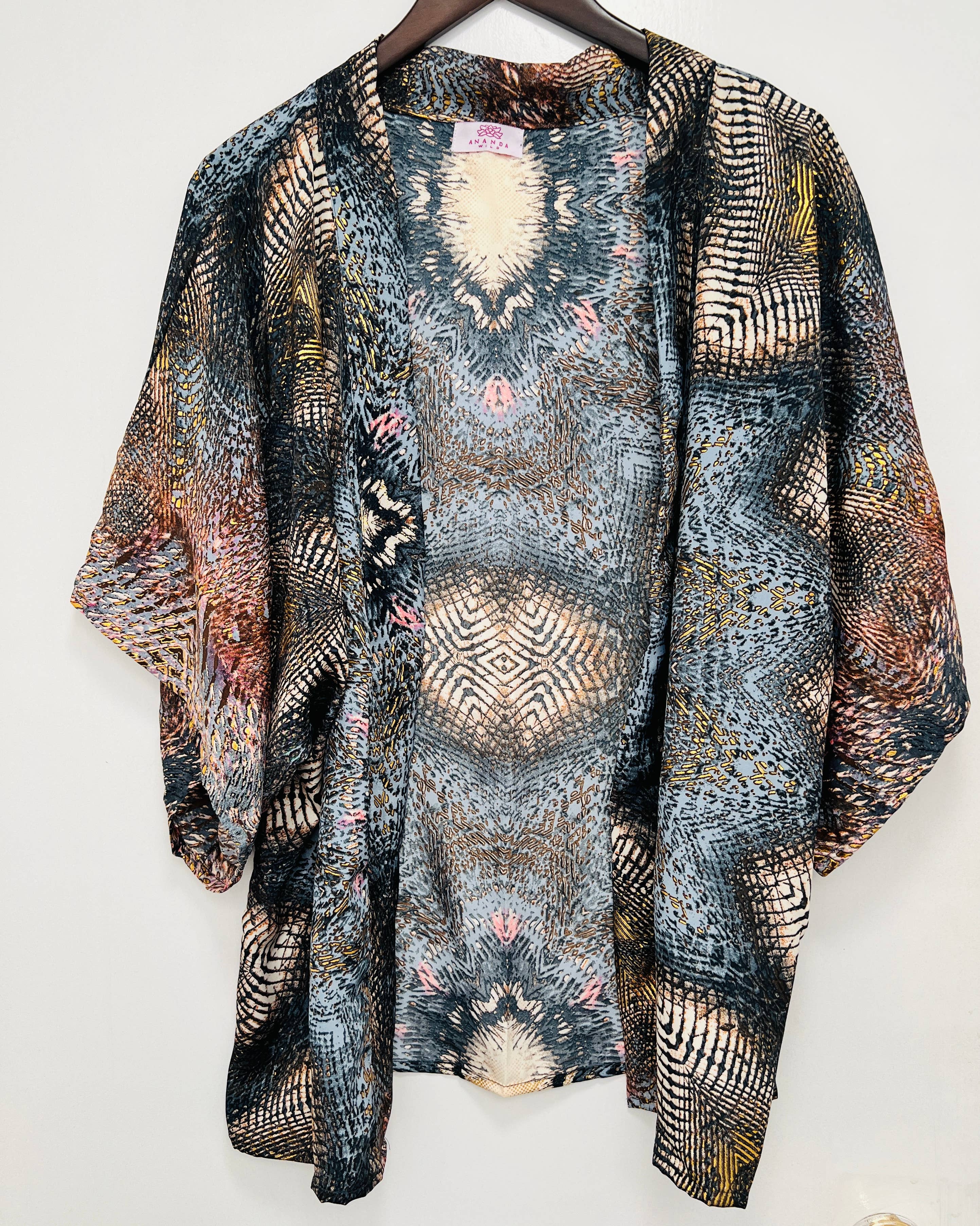 Ananda Wild - Vendita all'ingrosso Kimono - Donna - Kimono corto in stile boho7