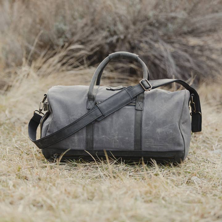 Grå 45L Canvas Weekender för wholesale på Faire4