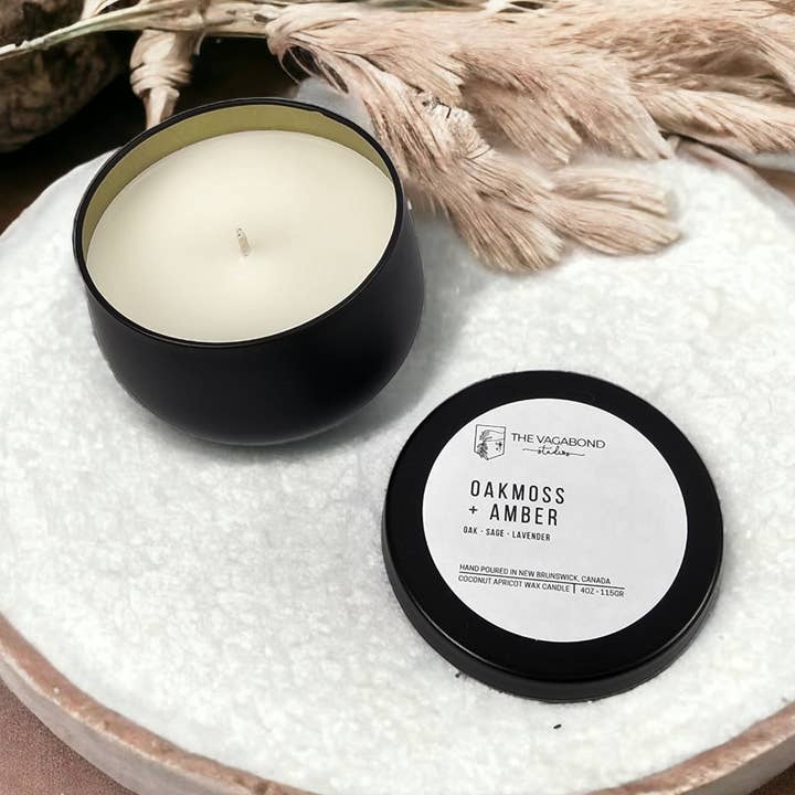 Bougie en mousse de chène+ambre pour la vente par The Vagabond Studios