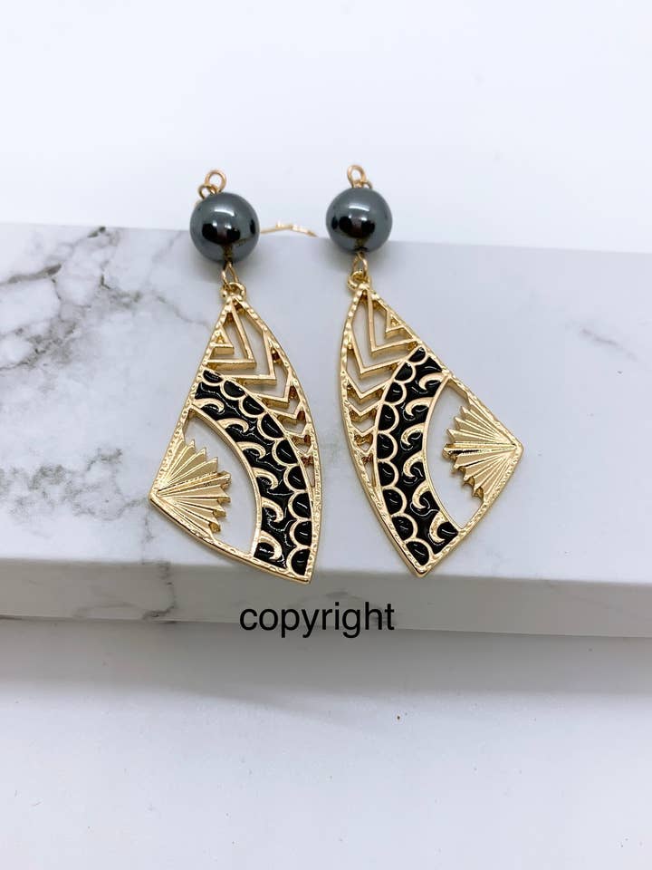 Hawaiian Fan wave black enamel earrings : Hamilton Gold Earring with Shell Pearls for wholesale by Anela's Jewelry