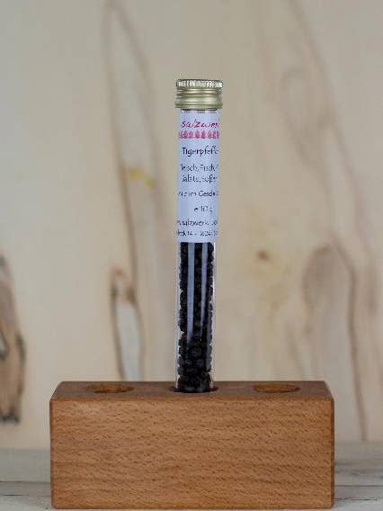 Tiger pepper whole for wholesale by Salzwerk Berlin