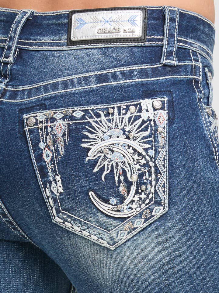 Sun & Moon Modify, mittelhoher Bund, Boot-Cut 34" | EB-61710 für den Großhandel von Grace in LA