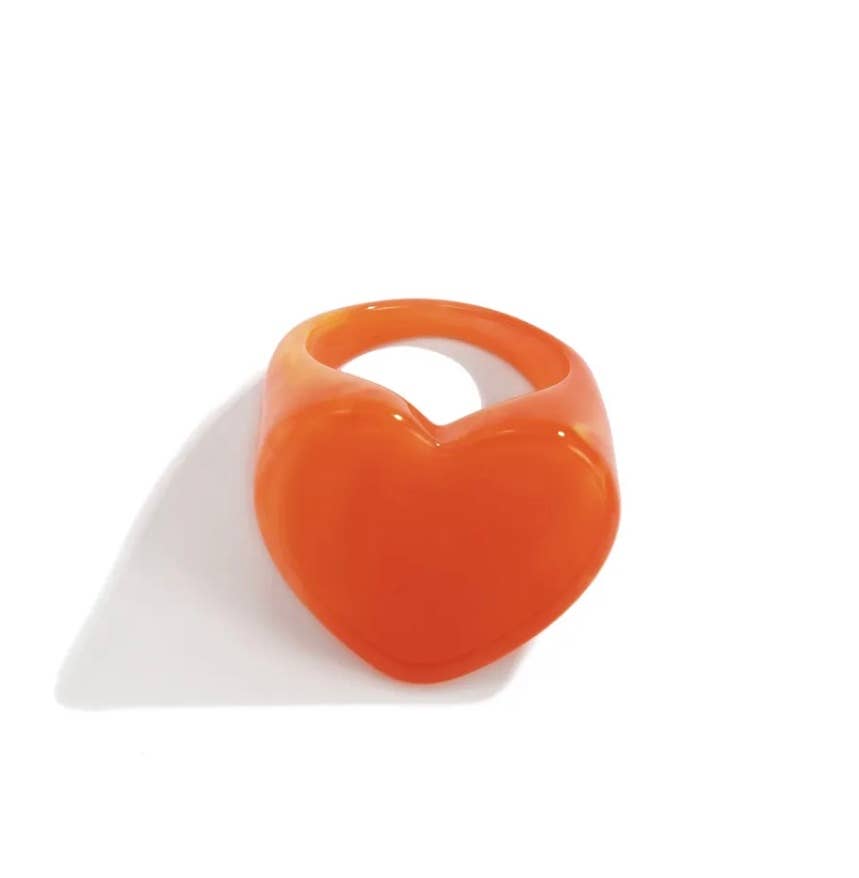 iconic mi - Vendita all'ingrosso Anelli cocktail/statement - Anello con cuore in acrilico gioiello estivo4