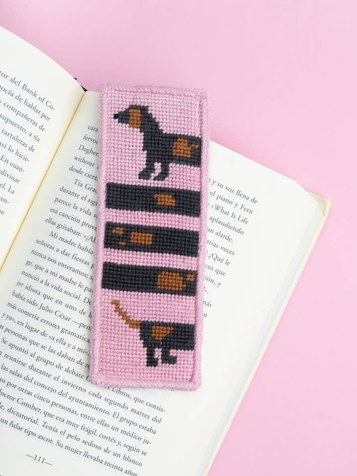 El kit de punto de aguja Wi(e)nner Bookmark para venta al por mayor de Unwind Studio