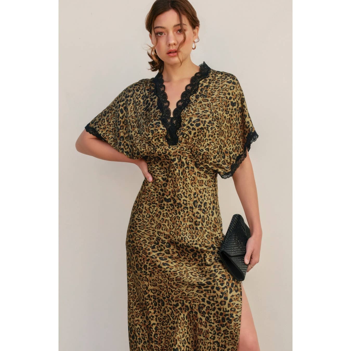 UMBER DOURADO Vestido Comprido de Renda Golden Kingdom para venda a revendedores na Faire4
