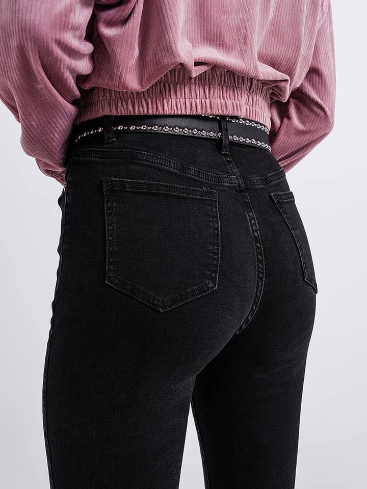 Schwarz Flare schwarze Jeans mit geteiltem Saum für den Großhandel auf Faire2