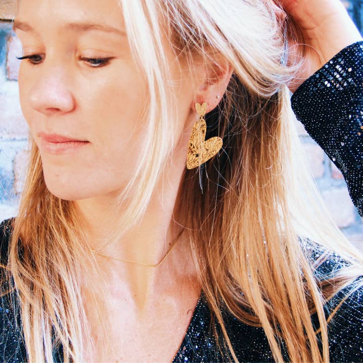 Bazou - Wholesale Hoop Earrings - Statement earring double heart hammered