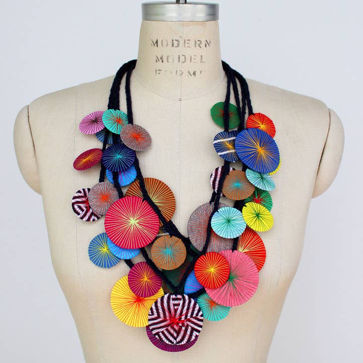 Beyond Threads - Vendita all'ingrosso Collane a bavaglio - Collana in tessuto riciclato Platillos fatta a mano #35