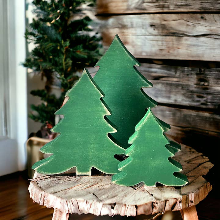 Inkwood Crafters - Wholesale Christmas Decoration - Primitive/Rustic Wood Christmas/Winter Tree - Fluffy