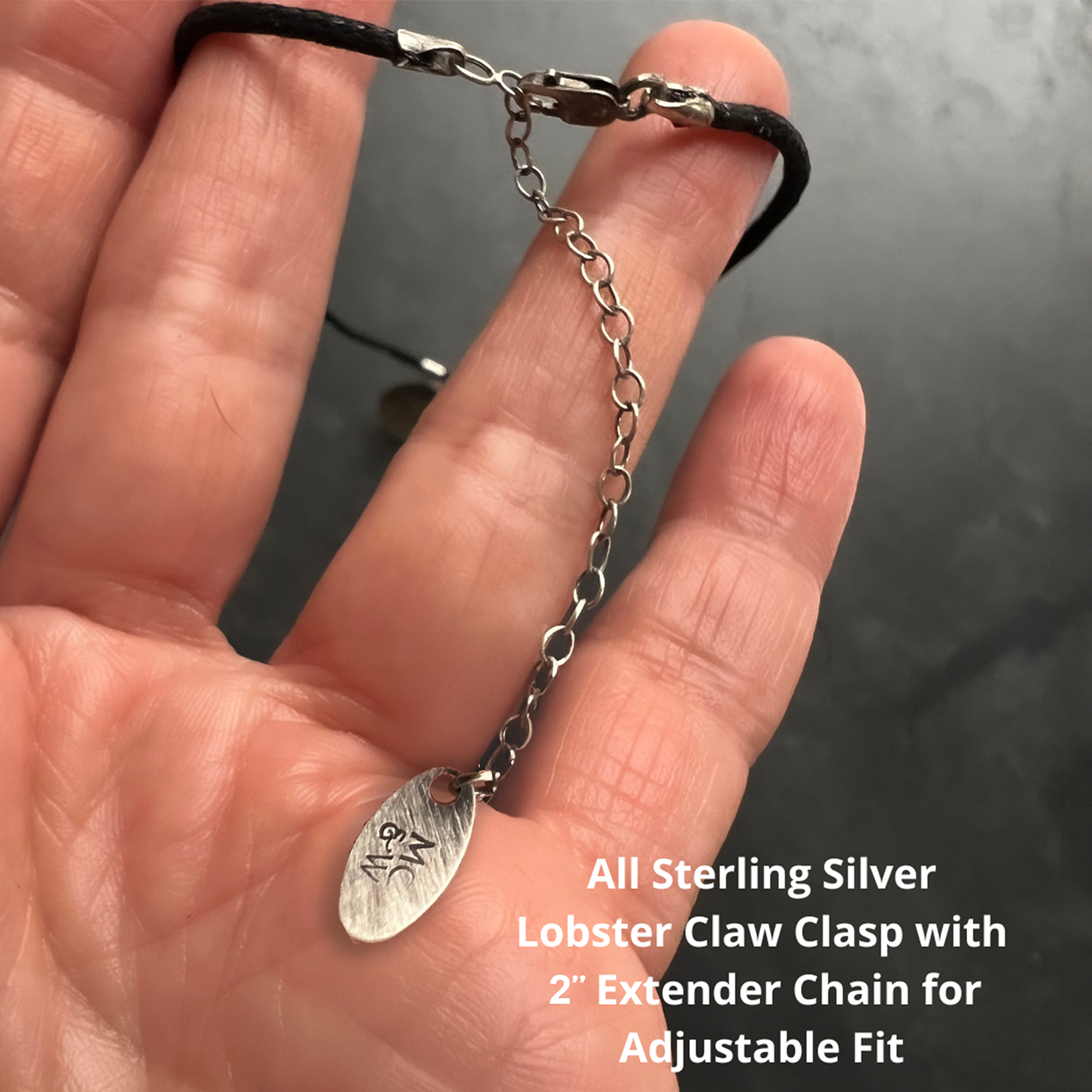 Metal Cloth & Wood - Vente Colliers à pendentif - Collier d'insectes papillon de nuit fait main en argent sterling et cuivre2