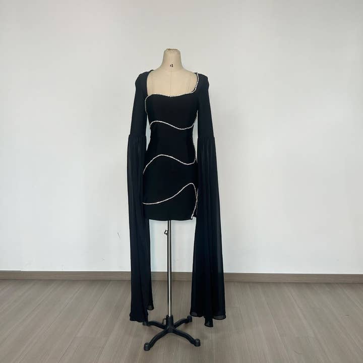 Svart DR364Bandageklänning med diamantkedjeslitsar och lång ärm för wholesale på Faire4