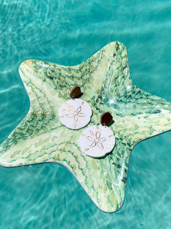 Sand dollar örhängen för wholesale av Embellished Baubles