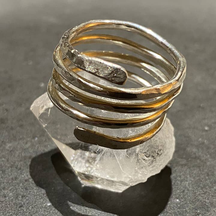 Bague Boho 5 Wrap en argent argentium martelé pour la vente par SoulSpireStudio