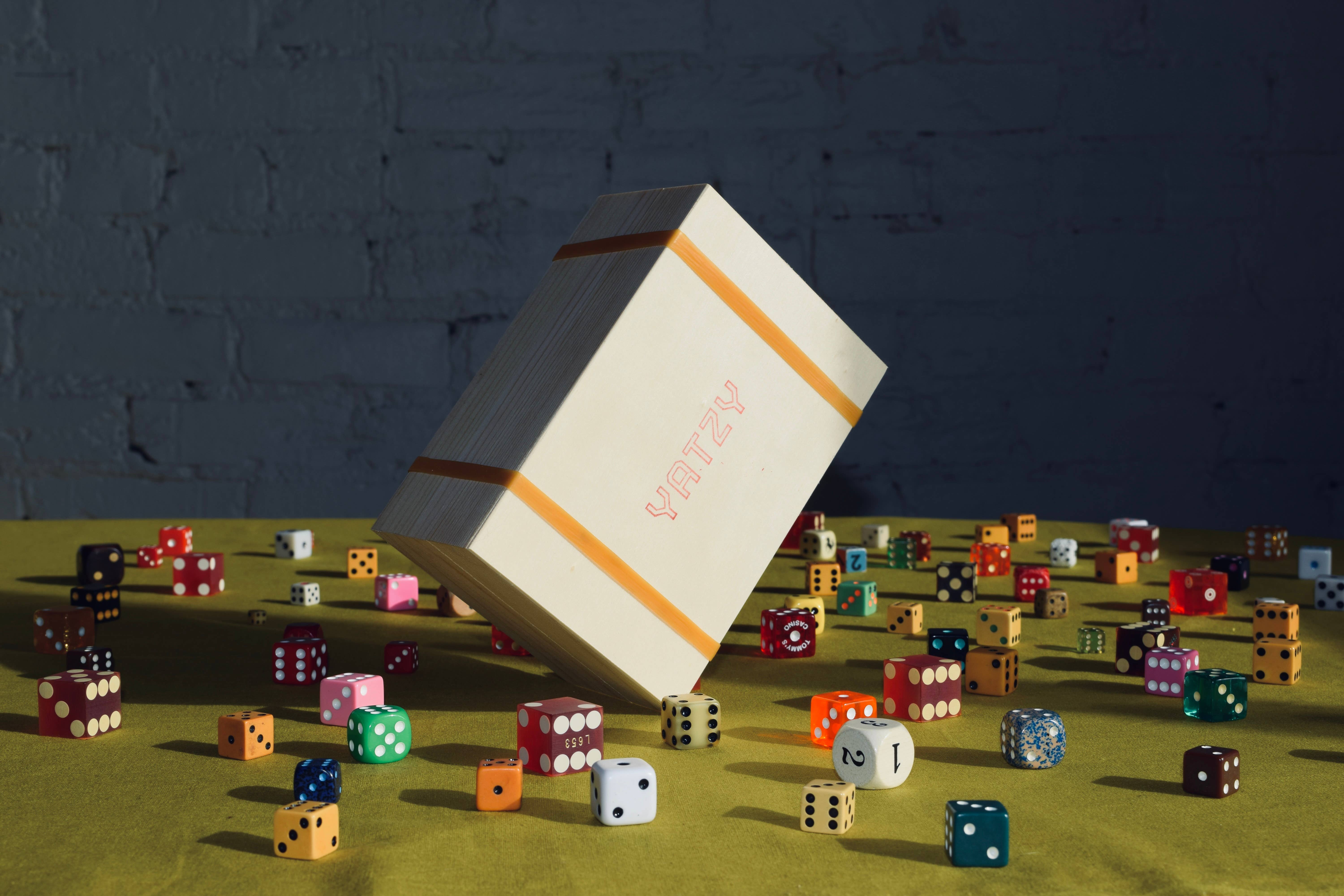 Elsewhere & Such - Wholesale Board Game - Yatzy Set2