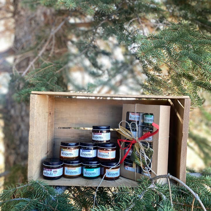 8 Pack Picnic Sized Gift Set for wholesale by RedCamper