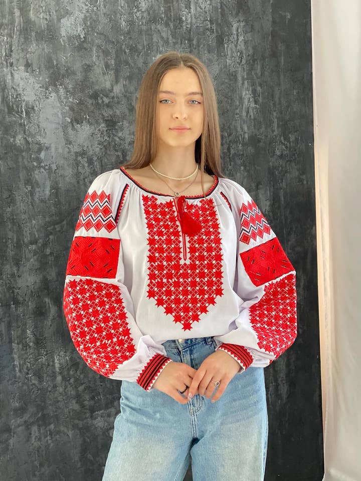 Kvinders broderet bluse Red Life for engroshandel hos Folkmoda