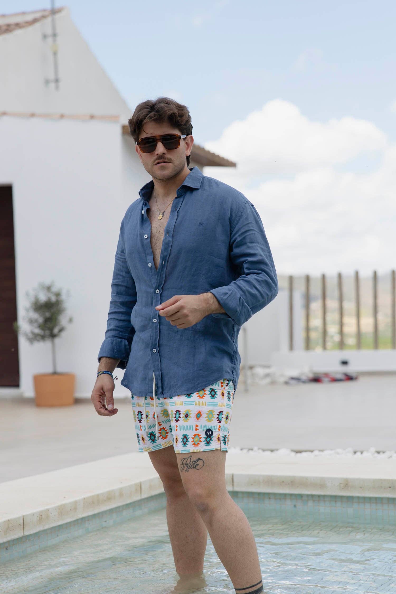 Custi Mikelo: Men's Clothing & Christmas Gifts - Vendita all'ingrosso Camicia button down - Uomo - Camicia blu in lino | Lanzarote2