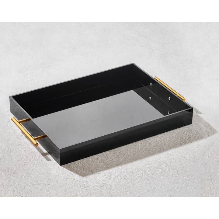 Plateau de service en acrylique Vikko avec poignée dorée - Grande taille pour la vente par Kadra Kitchenware