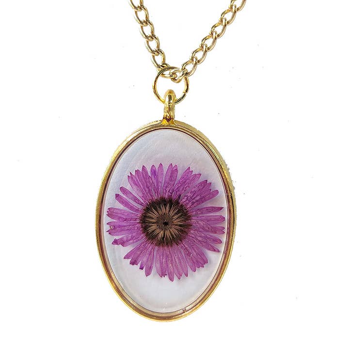 Collar ovalado de resina con flor de margarita morada seca real para venta al por mayor de Stylish Jewelry Supply