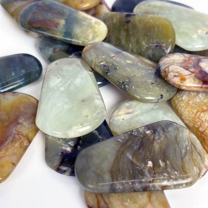 Campanella in Giada Nuova Verde 30x50mm - Lotto di 65 pezzi per la vendita all'ingrosso da parte di Hartman & Rose