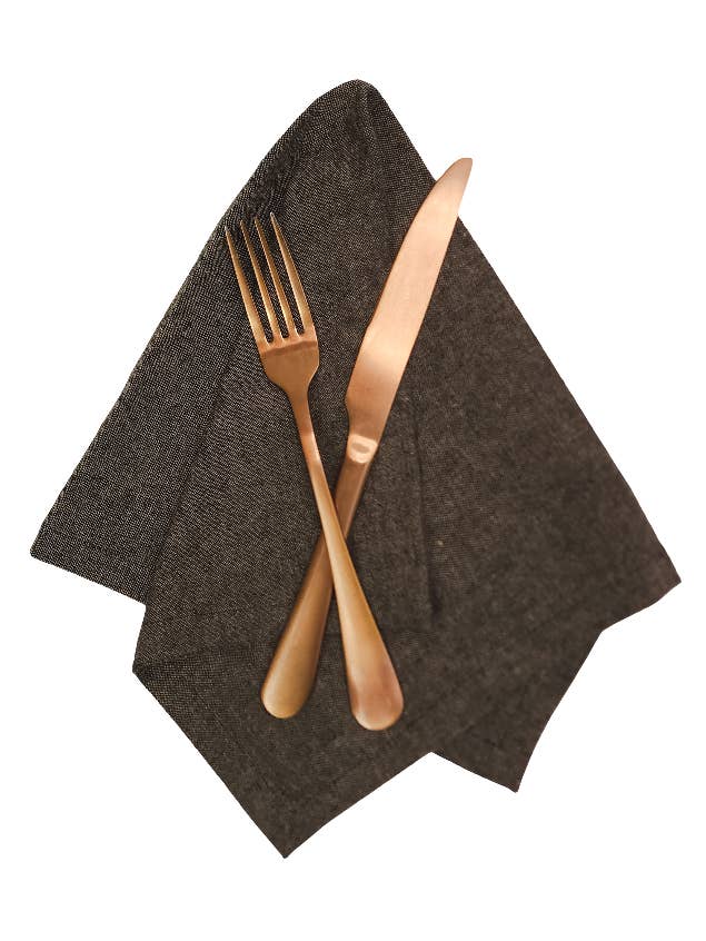 Serviettes en lin brun foncé pour la vente par 90 West Linen Co.