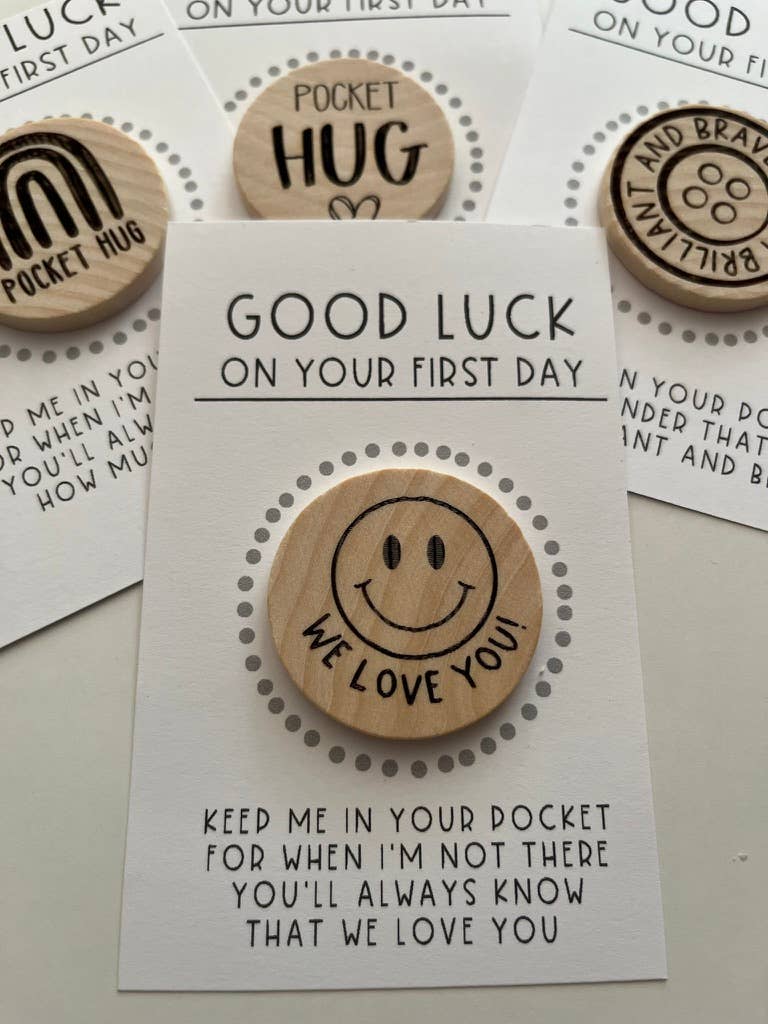 Handmade by Hammero - Vente Jeton/pièce de collection - Retour à l'école câlin de poche, bouton courageux et sourire4