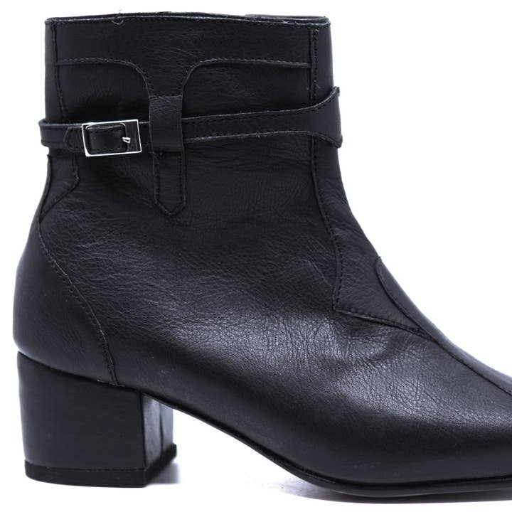 Bottine en cuir véritable 8,5-US Femmes pour la vente par Max Leather Inc.