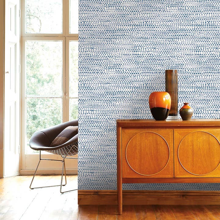 Tempaper & Co ® – Großhandel Tapete – Moire Dots Blaue Tapete zum Abziehen und Aufkleben, 28 m²