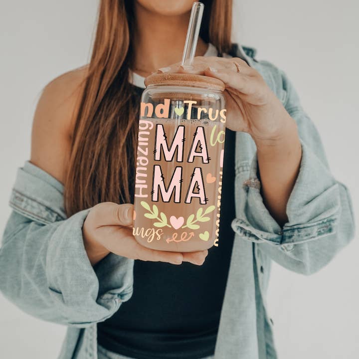 SKS Design Studio - Wholesale Drinking Glass/Cup - Mama | 20 oz Glass Tumbler with Bamboo Lid & Straw
