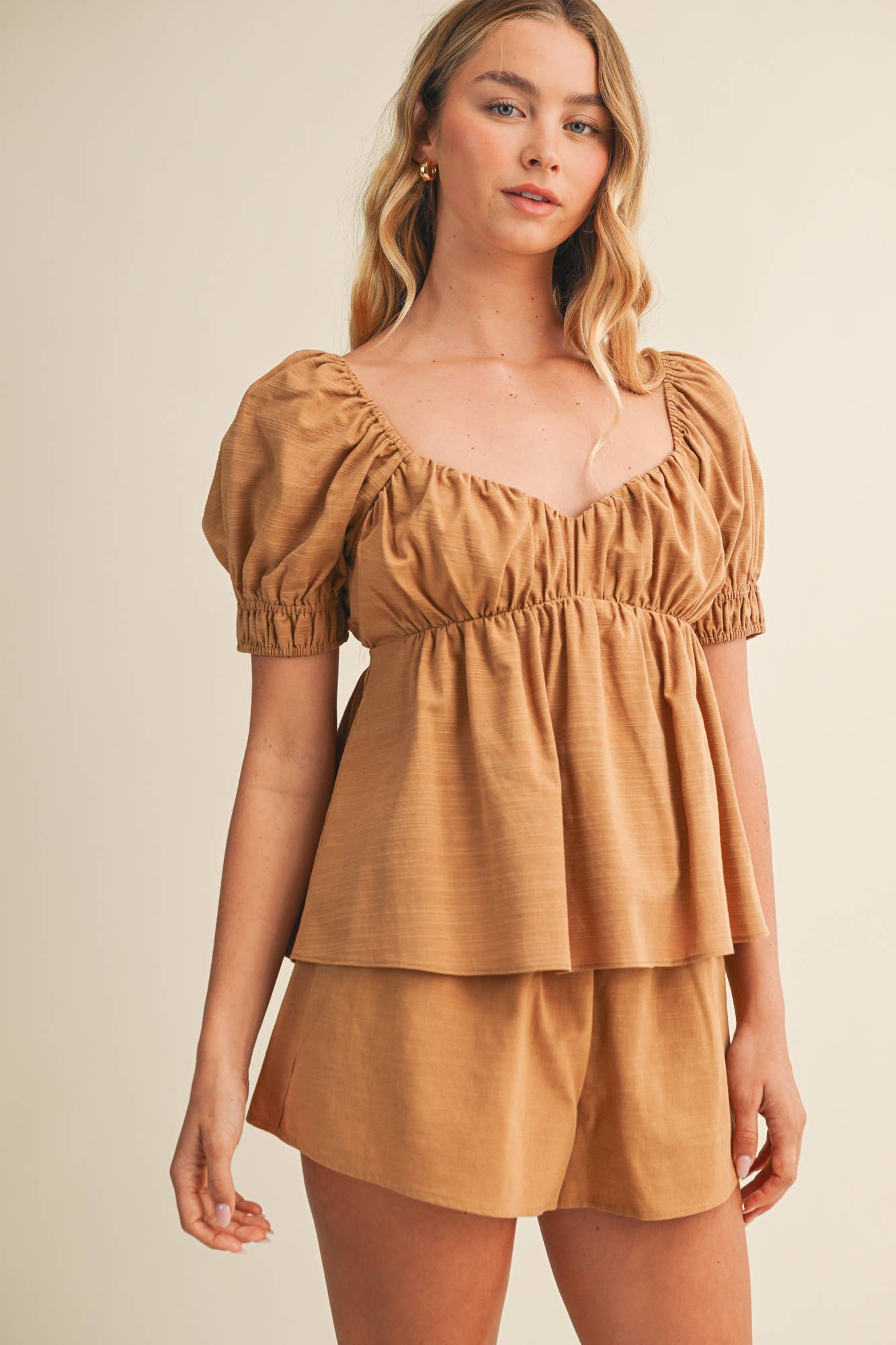 Mustard Seed - Wholesale Blouse - Women's - OPEN BACK PUFF SLEEVE TOP2