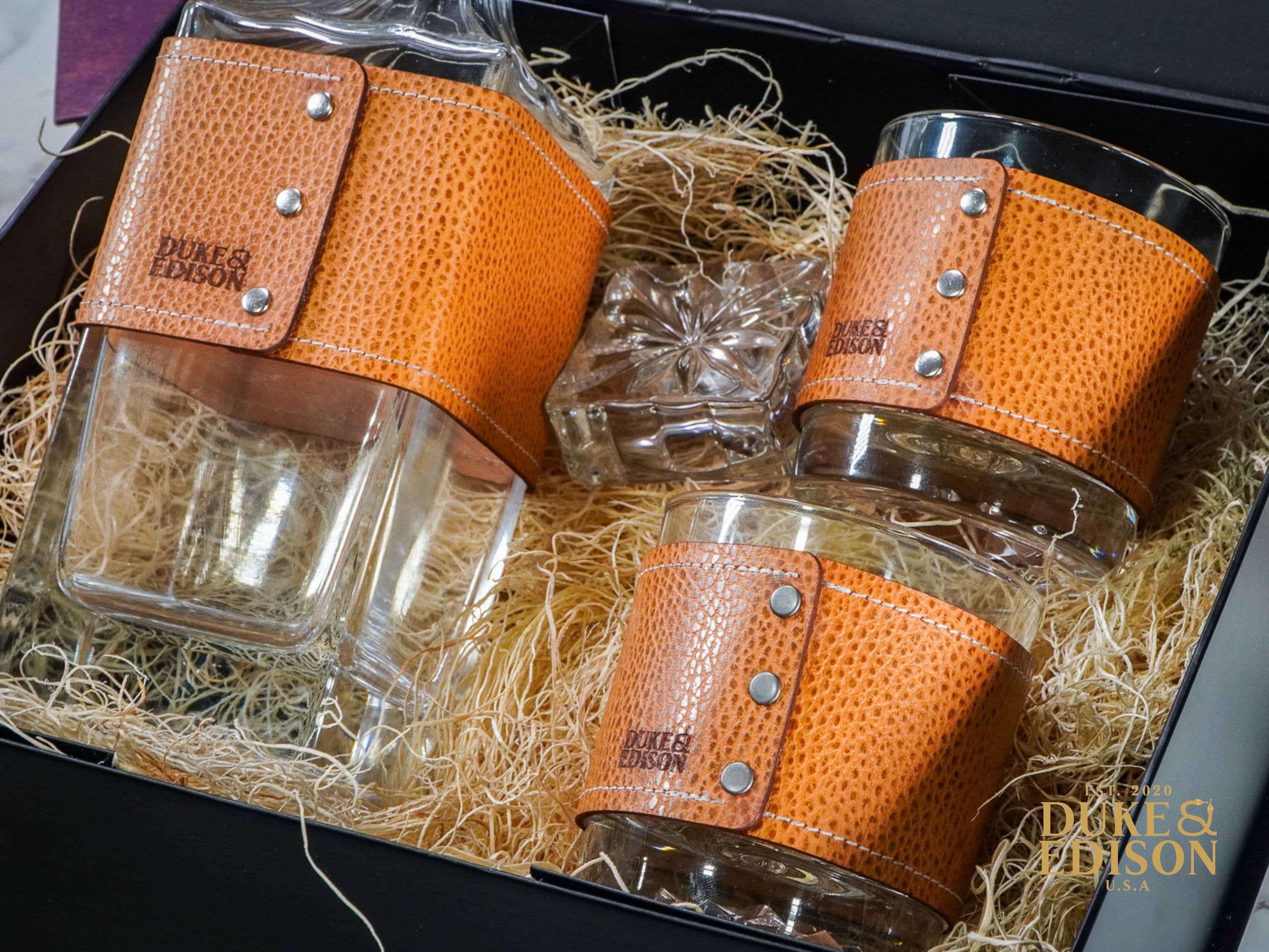 Duke and Edison - Wholesale Decanter - Italian Leather Whiskey Decanter Gift Set - Whiskey Brown5