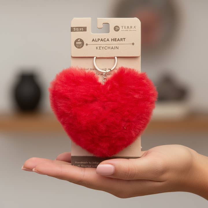 Porte-clés en forme de cœur en alpaga pour la vente par Terra Natural Designs