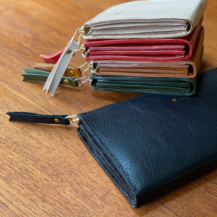 1.61 Soft Goods - Wholesale Wallet - Women's - Ruff Zipper Wallet - Rectangle Size2