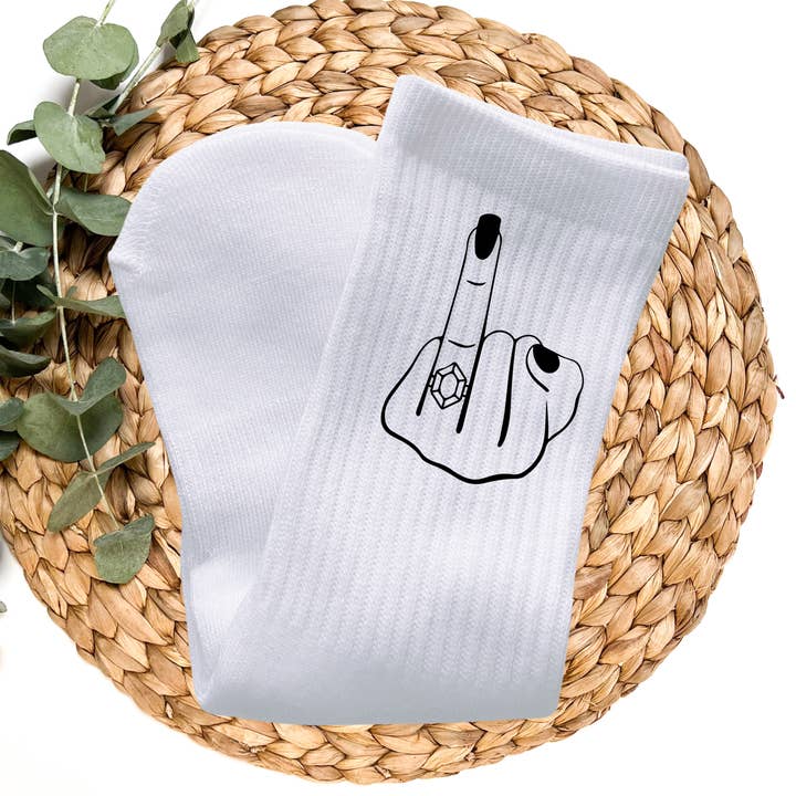 Chaussettes Ring Finger Crew, Engaged, Engaged AF pour la vente par Bride Vibe Designs