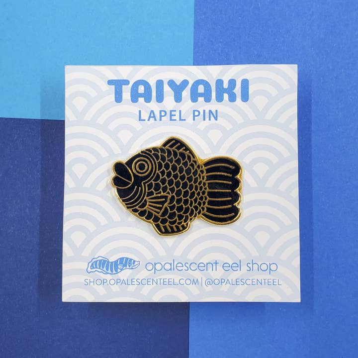 Opalescent Eel Illustration & Design - Wholesale Lapel Pin/Button - Taiyaki Hard Enamel Pin1