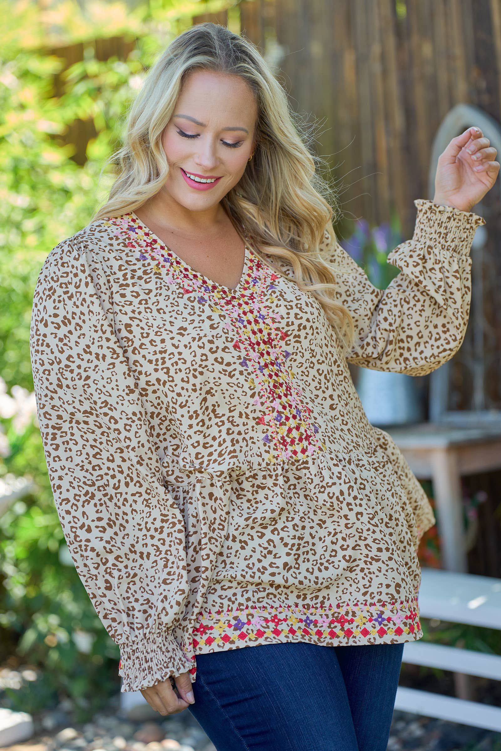 Taupe Haut tissé à manches longues brodé à imprimé animal Plus-PIT3918 en vente sur Faire3