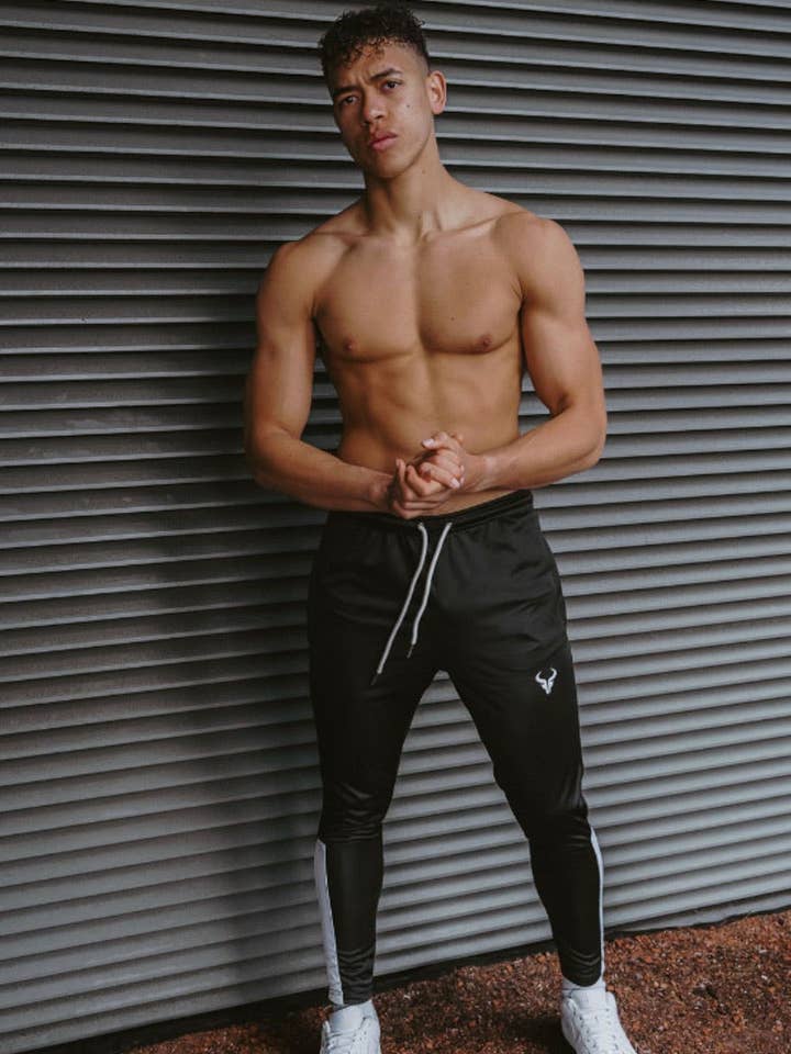 Cerus Sort Essential Jogging Underdele for engroshandel hos Cerus Clothing