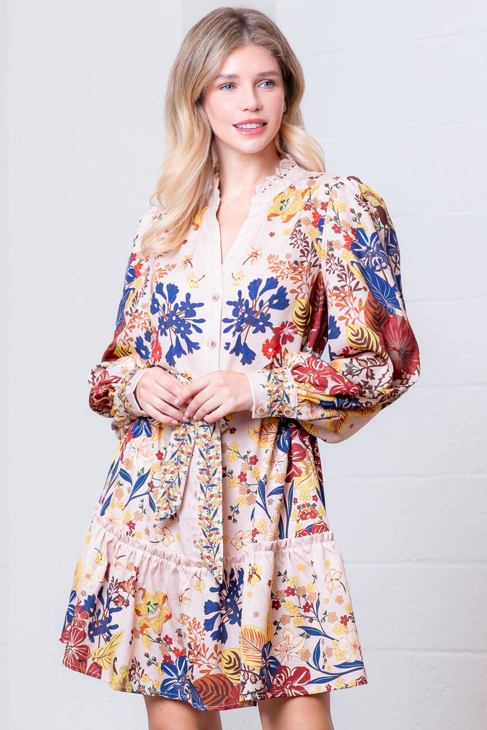 SAUMON MULTI Robe imprimée florale à col chinois avec bordure en dentelle HD30449T en vente sur Faire1