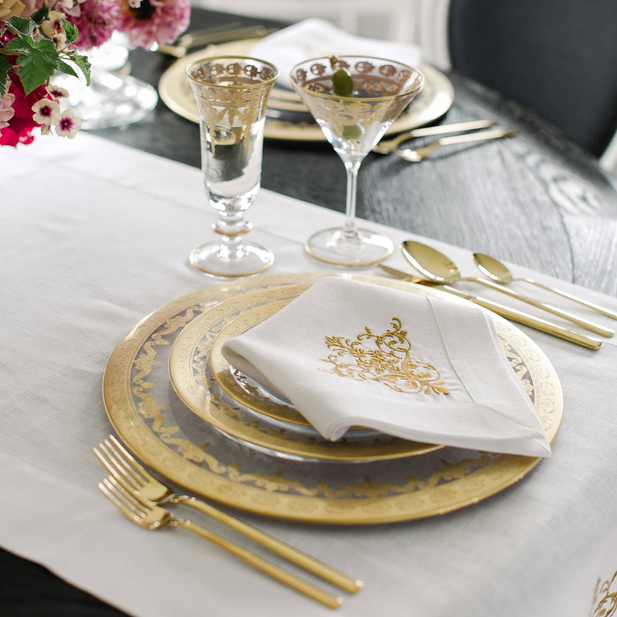 Arte Italica & Crown Linen Designs - Wholesale Cocktail/Liquor Glass - Vetro Gold Martini Glass1